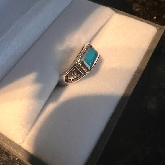 Turquoise and silver ring - Picture 3 of 5